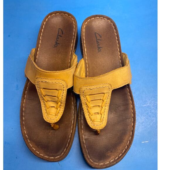 Clarks Sandals Womens 6 M Thong Yellow Leather Slip On Wedge Cork Toe Post - Picture 7 of 12